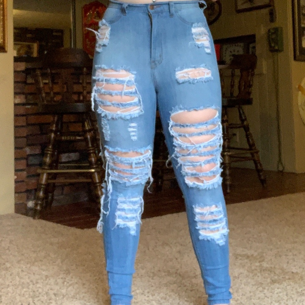Fashion nova ripped jeans
